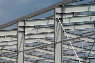 Stahlkonstruktionen verzinkte Säulen Produktion und Montage Polen